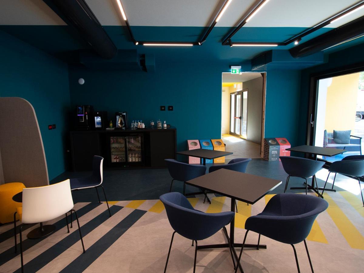 Demo Hotel Design Emotion Ріміні Екстер'єр фото