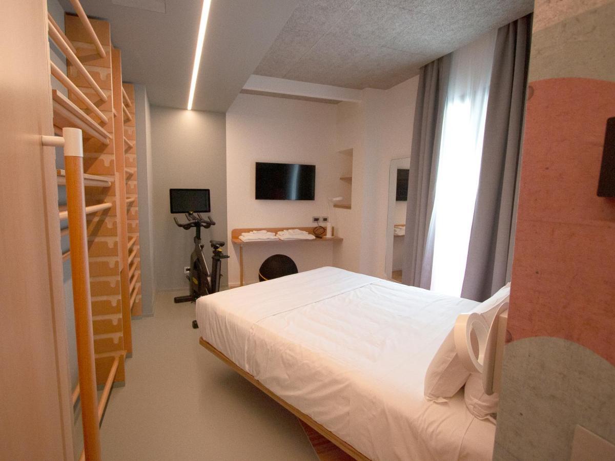 Demo Hotel Design Emotion Ріміні Екстер'єр фото