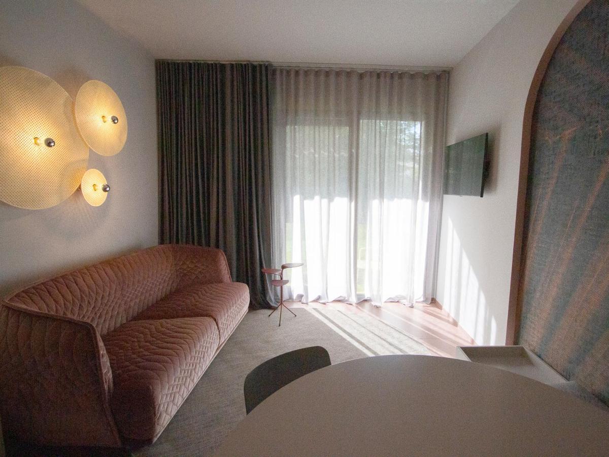 Demo Hotel Design Emotion Ріміні Екстер'єр фото