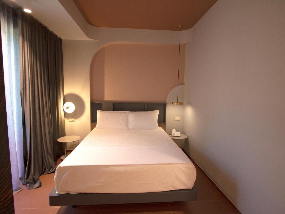 Demo Hotel Design Emotion Ріміні Екстер'єр фото