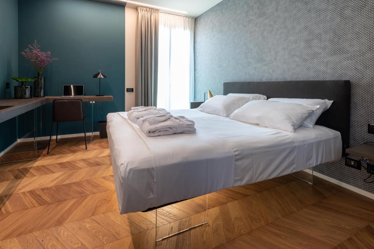 Demo Hotel Design Emotion Ріміні Екстер'єр фото