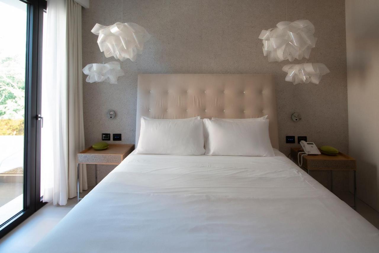 Demo Hotel Design Emotion Ріміні Екстер'єр фото