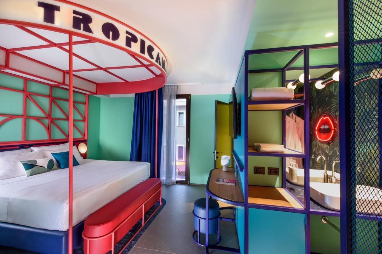 Demo Hotel Design Emotion Ріміні Екстер'єр фото