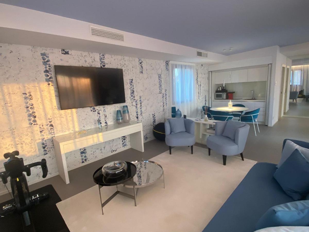 Demo Hotel Design Emotion Ріміні Екстер'єр фото