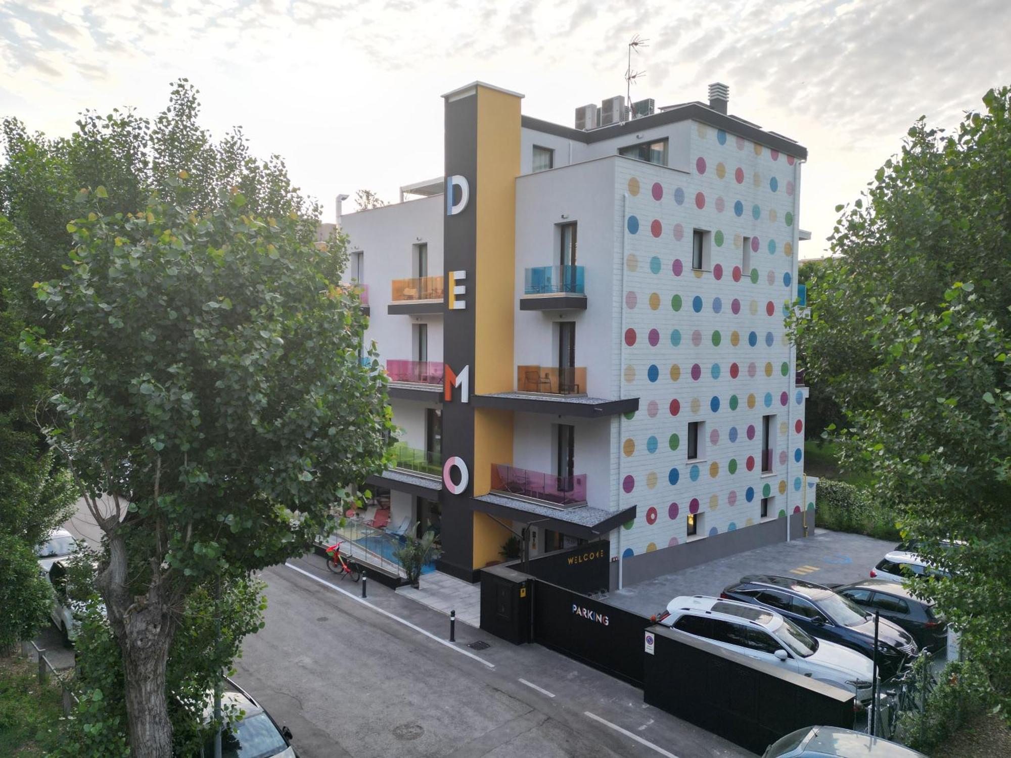 Demo Hotel Design Emotion Ріміні Екстер'єр фото