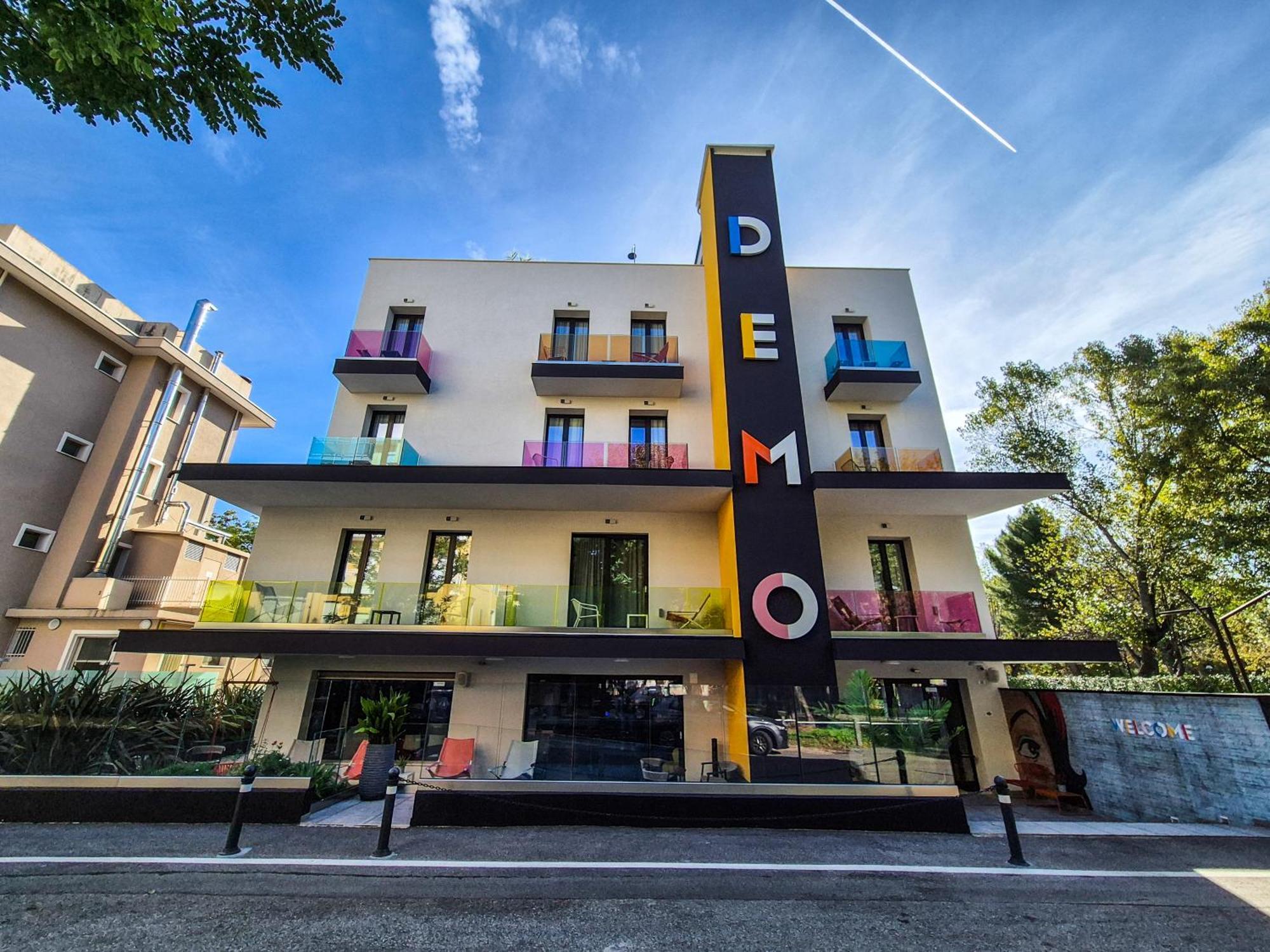 Demo Hotel Design Emotion Ріміні Екстер'єр фото