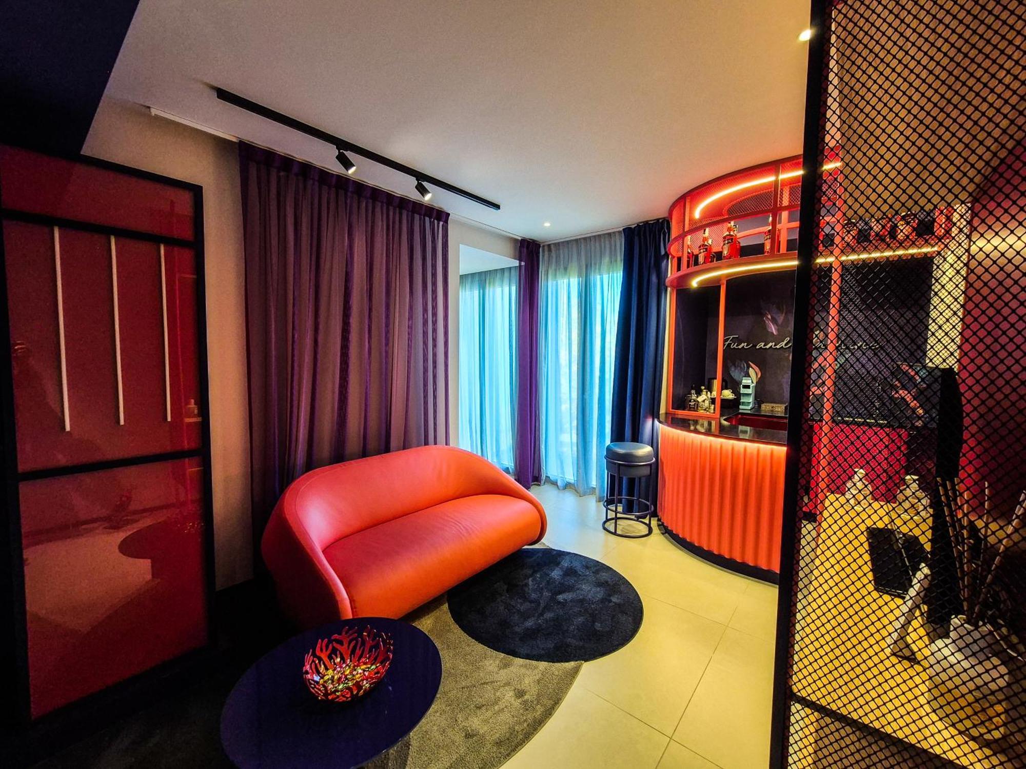 Demo Hotel Design Emotion Ріміні Екстер'єр фото