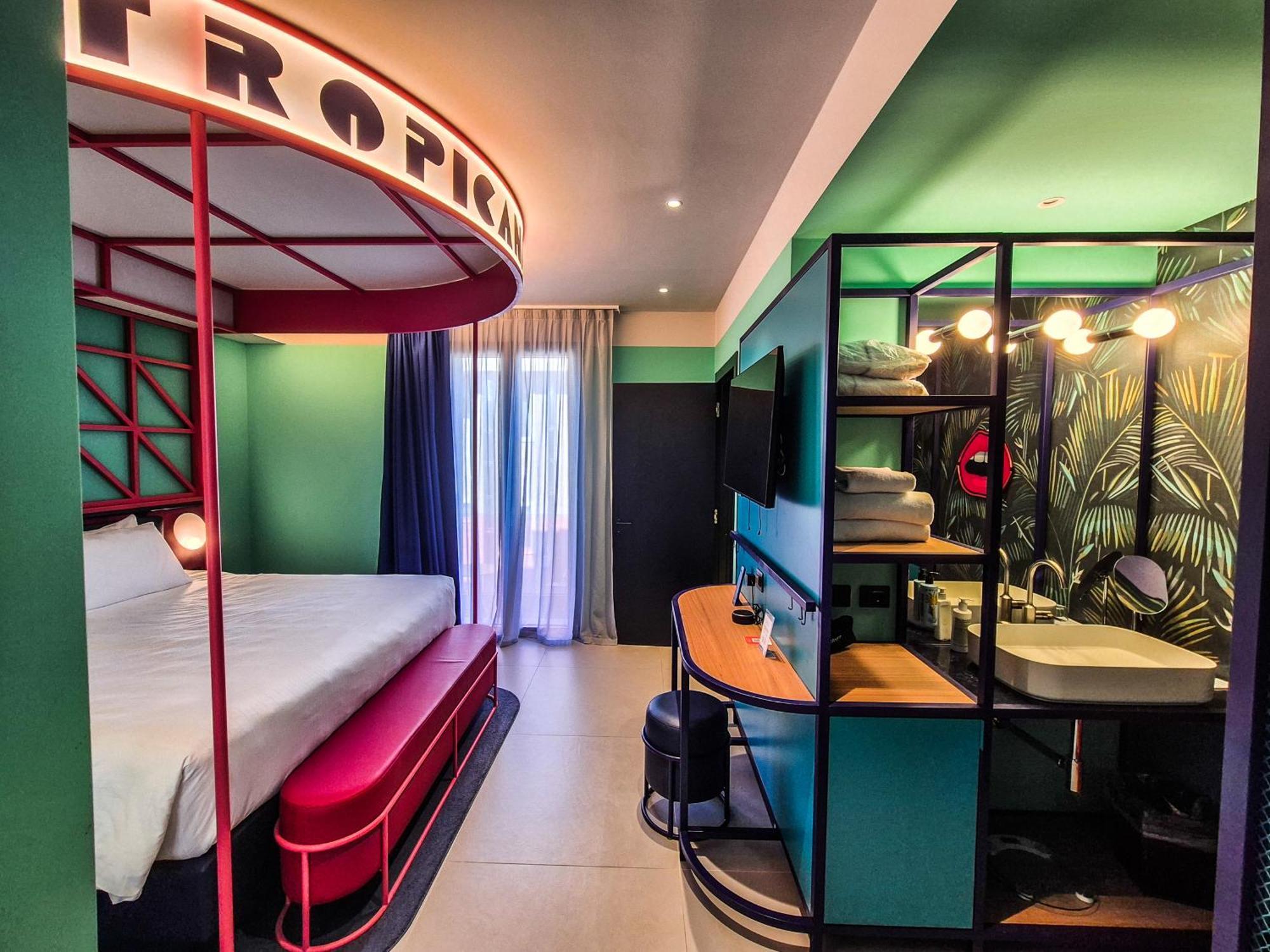 Demo Hotel Design Emotion Ріміні Екстер'єр фото
